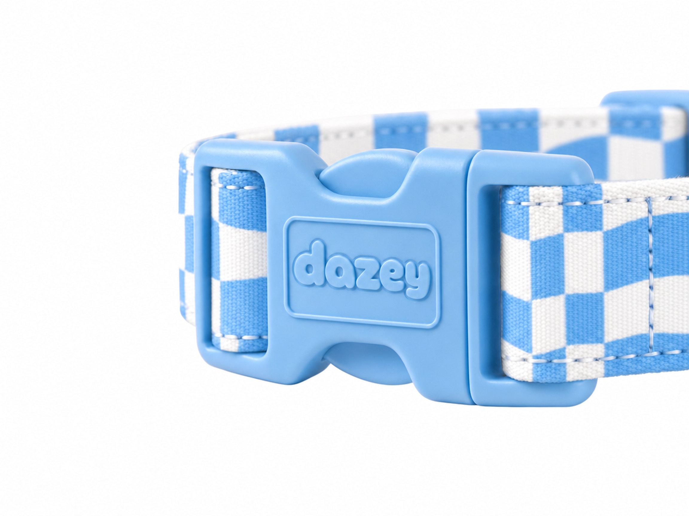 Breezey Blue collar buckle detail
