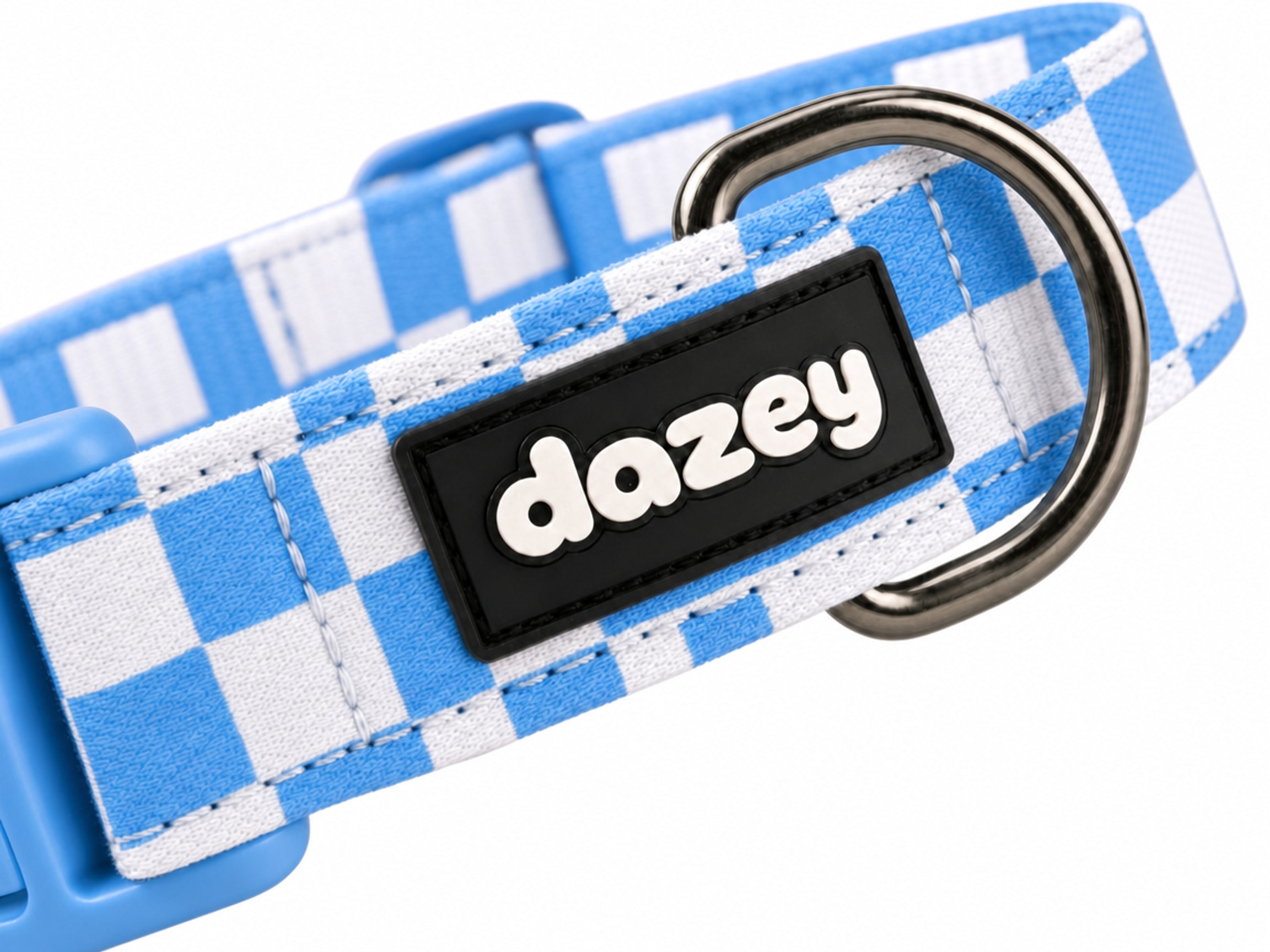 Breezey Blue collar rubber tag and D-ring detail
