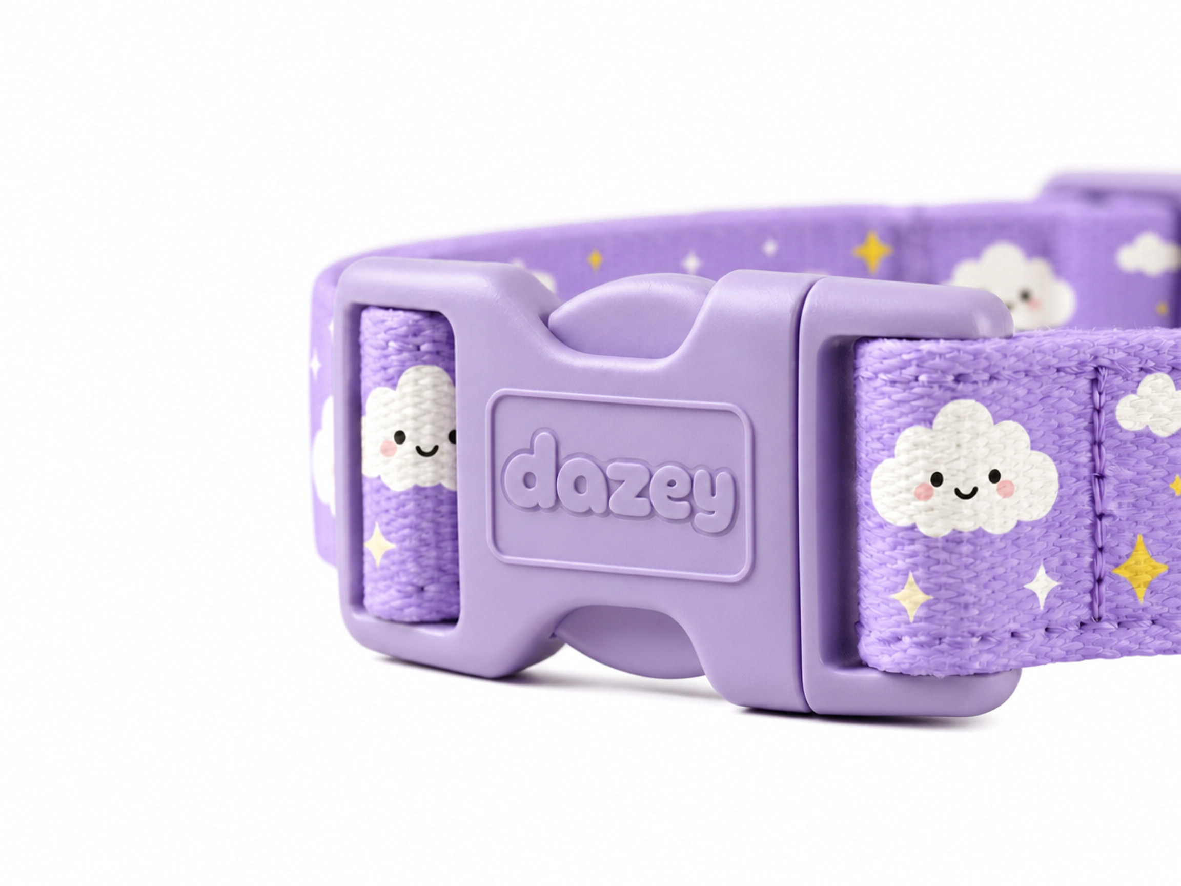 Dreamy Clouds collar buckle detail