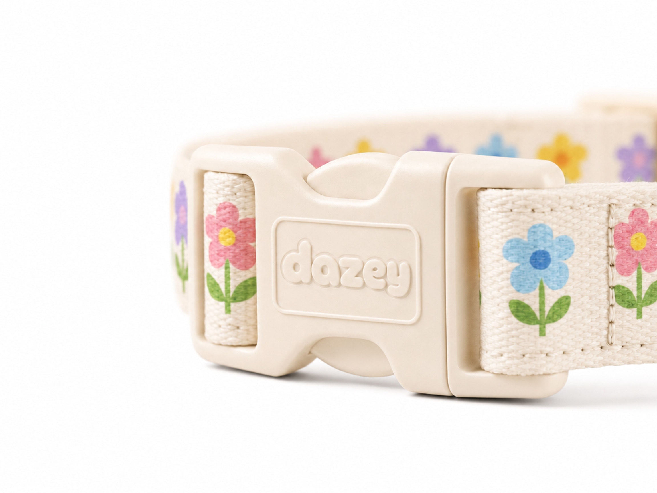 Garden Party collar buckle detail