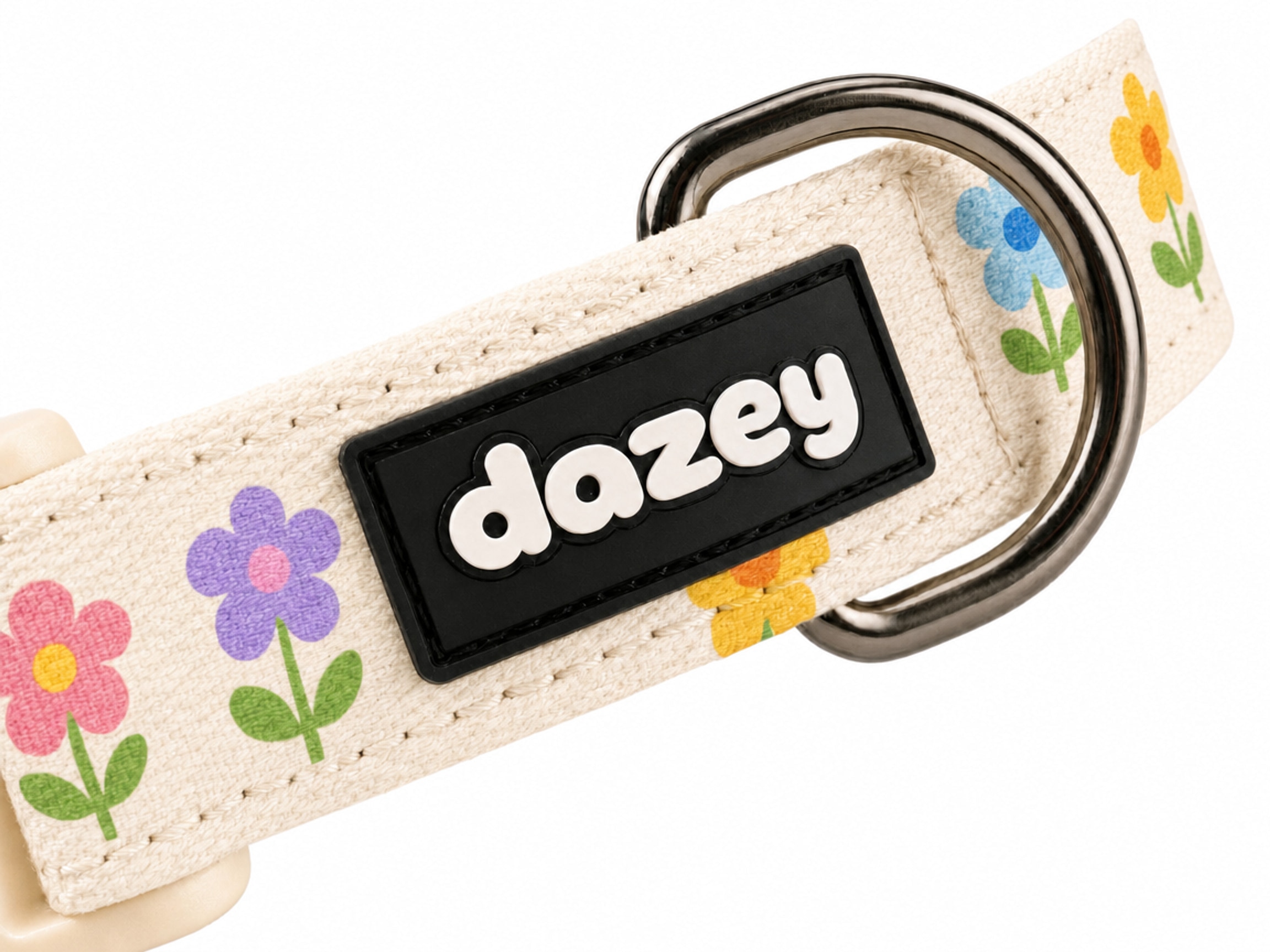 Garden Party collar rubber tag and D-ring detail