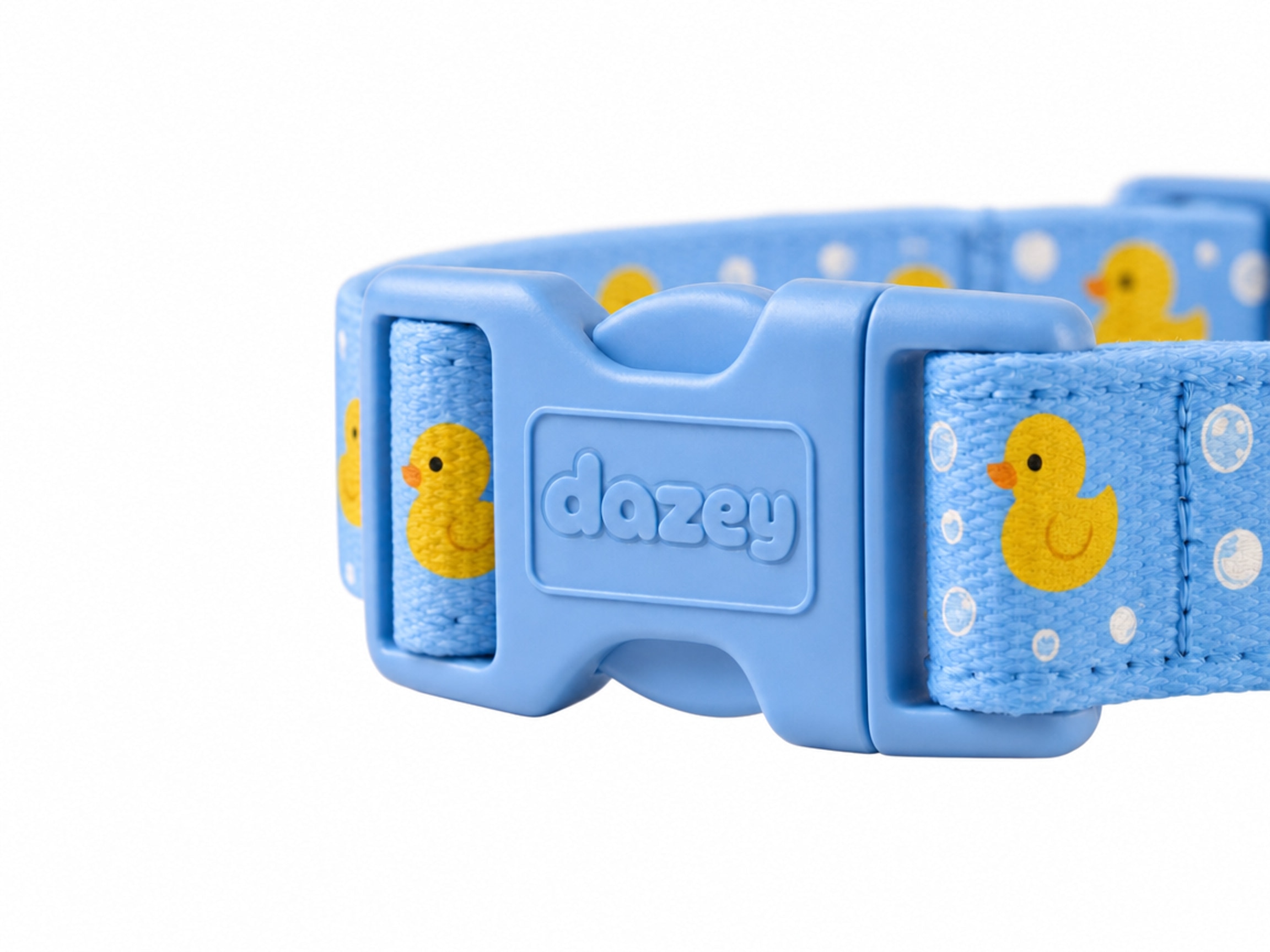 Splish Splash collar buckle detail